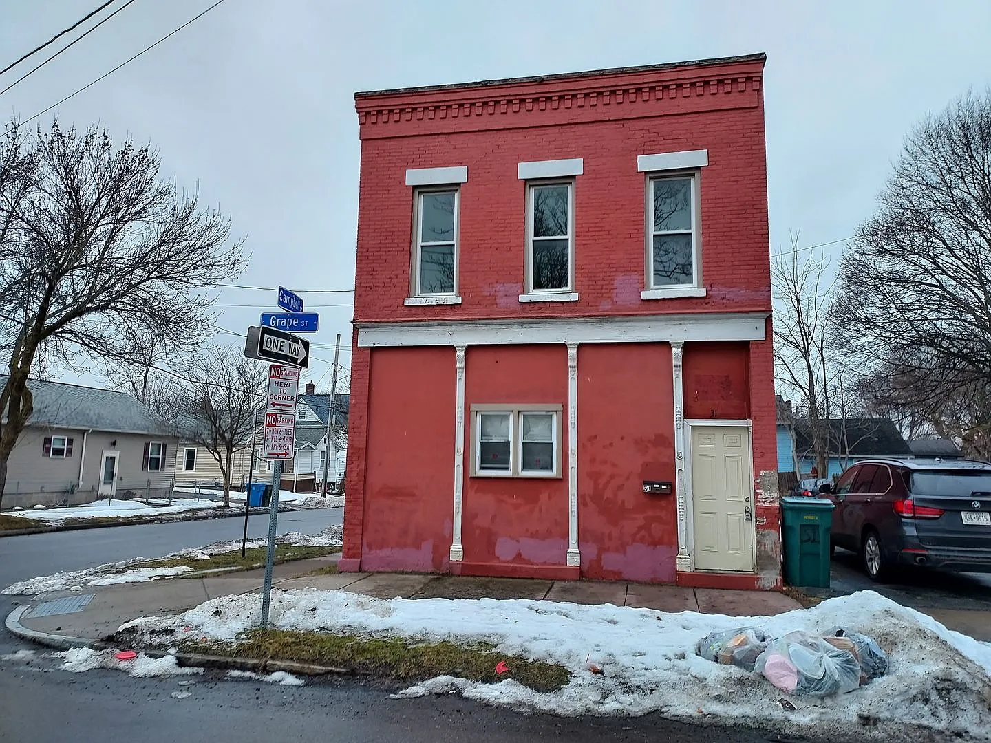 31 Grape St — Photo 1