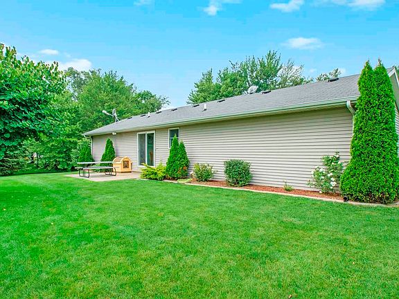 5th image of 63170 Lakeside Dr