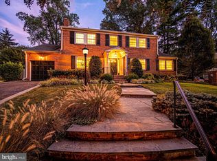 6204 Robinwood Rd, Bethesda, MD 20817