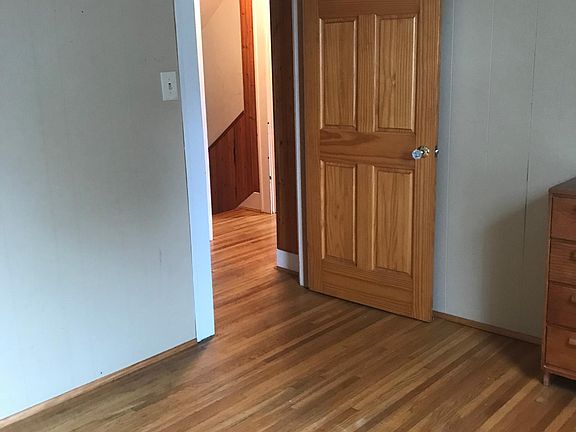 5th image of 13 Harbord Dr APT B