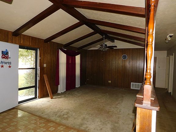 4th image of 112 Village St