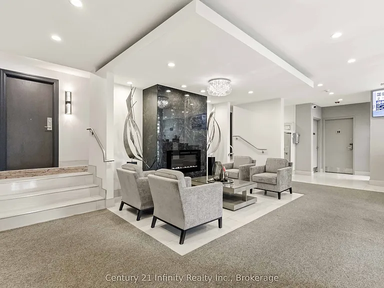 340 Watson St W #510 — Photo 4