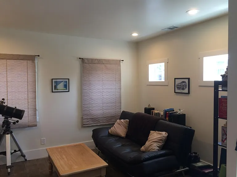 561 S O St #B — Photo 4