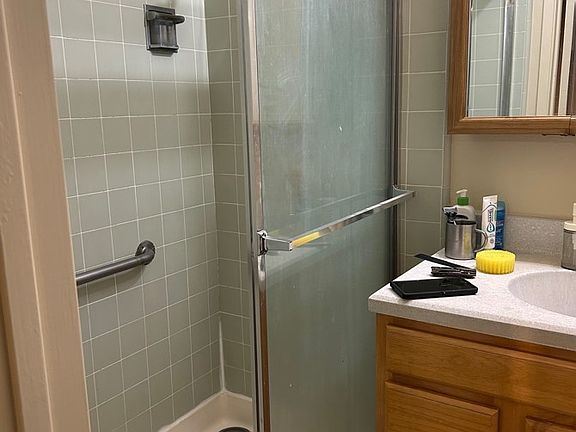 4th image of 832 B St