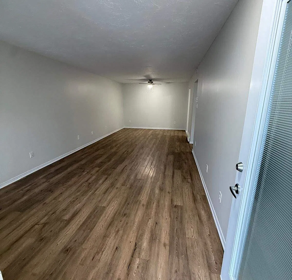 model -170 Mapleton Rd — Photo 2