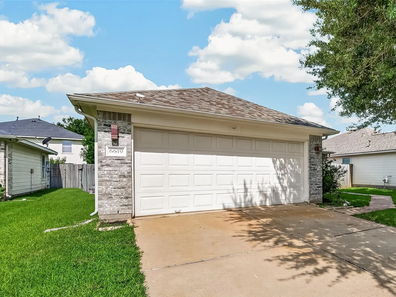 3 bed, 2.0 bath, 1468 sqft, $1,900 — Photo 4