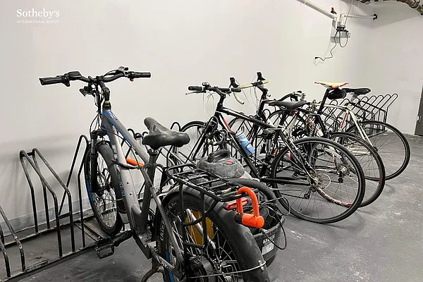 Rented by Sotheby's International Realty | media 10