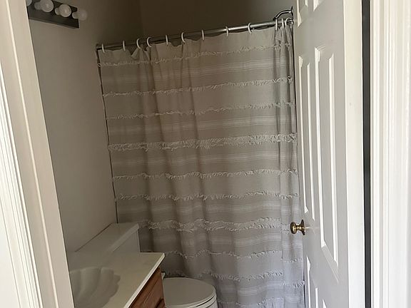 2nd image of 3024 Stratford Ct