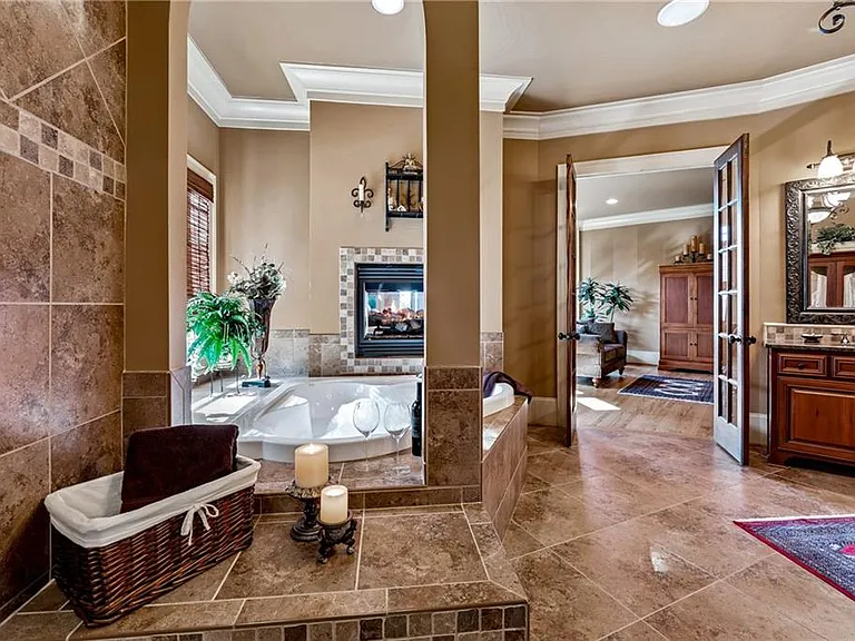 6407 Grand Marina Cir — Photo 56