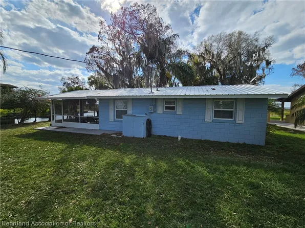 111 Cypress Point, Lorida, FL 33857