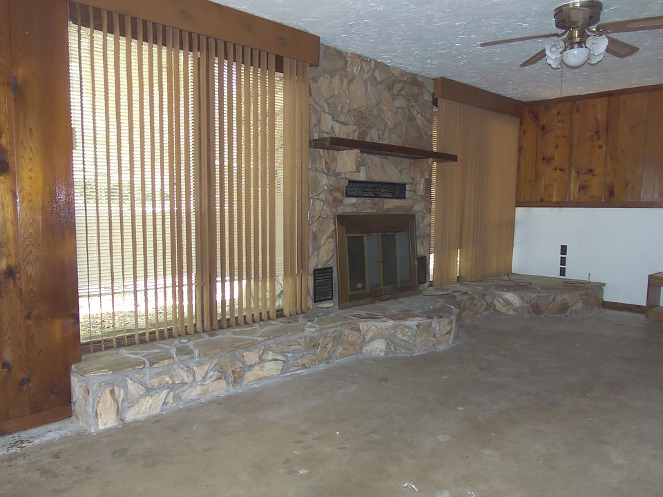2nd image of 725 NE 4th Ave
