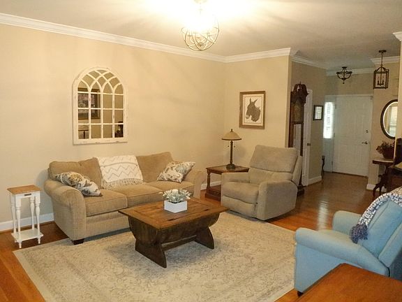 5th image of 106 Breckinridge Ln