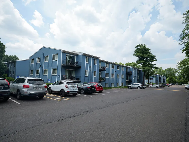 Arbor Lane Parking