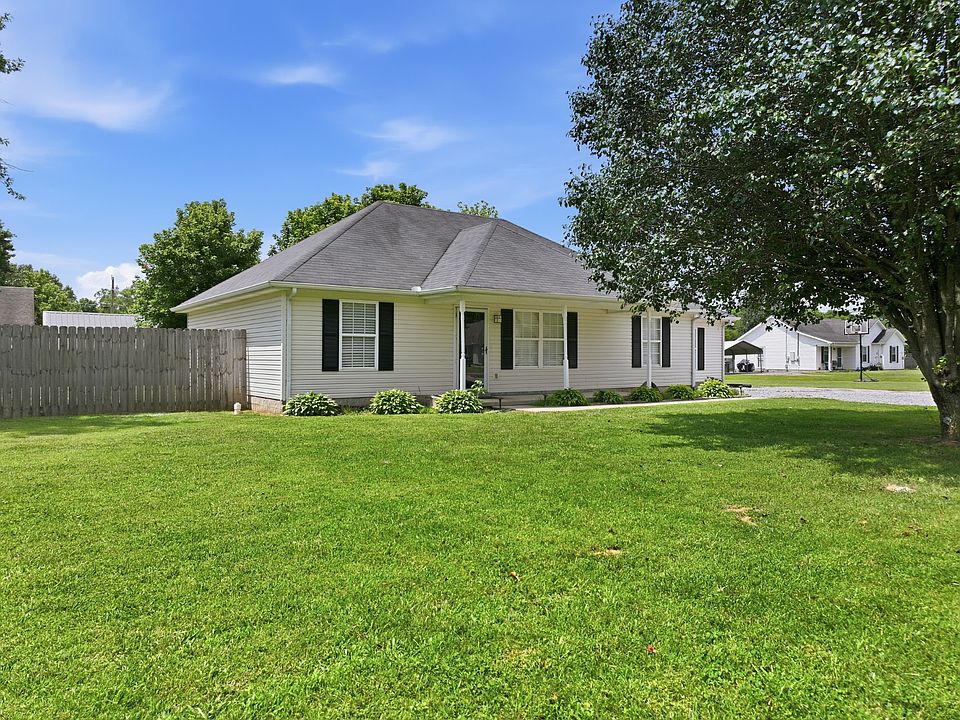 1st image of 119 Trailside Dr