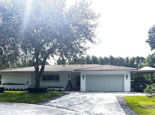 41 Hunting Lodge Ct, Miami Springs, FL 33166