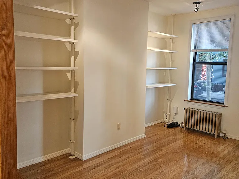 157 Newel St #1 — Photo 6