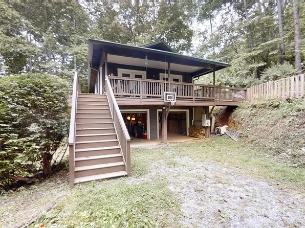 22 Whitaker Cir, Fairview, NC 28730