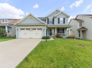 204 Dropseed Dr, Savoy, IL 61874