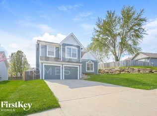 6530 NW Hidden Valley Rd, Kansas City, MO 64152