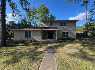2 Woodlawn Dr, Magnolia, AR 71753