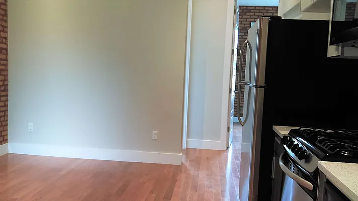 Rented by The Hamilton Group | media 21