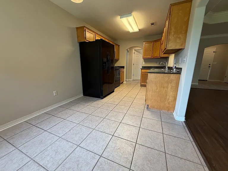 240 Beasley Dr — Photo 3