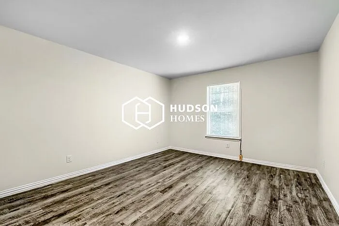 574 Morningview Dr — Photo 7
