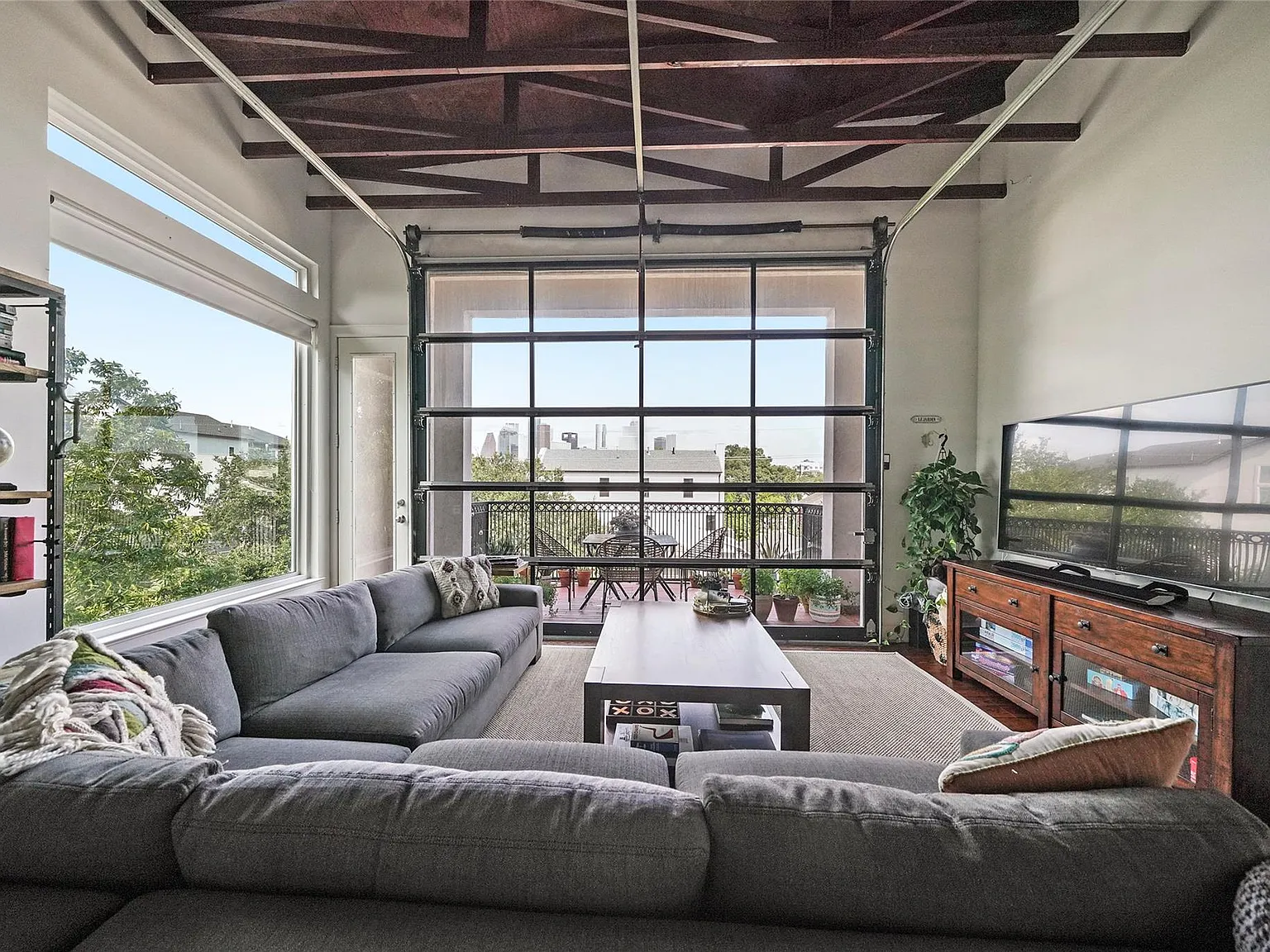 2 bed, 2.5 bath, 2068 sqft, $2,750 — Photo 3