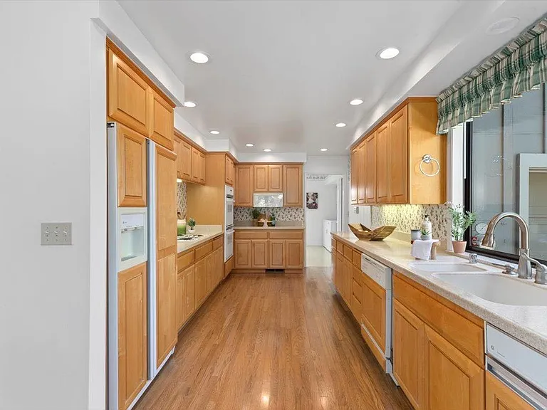 3920 Ridge St — Photo 24