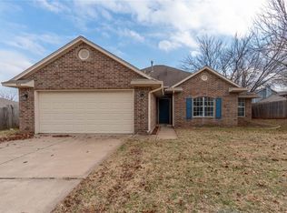 904 Valley Ct, Edmond, OK 73012