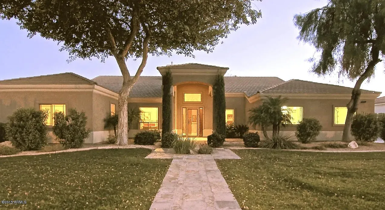 5 bed, 3098 sqft, $5,500 — Photo 1