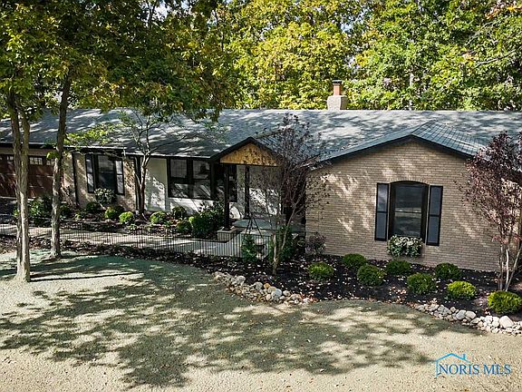 2nd image of 1901 Tanglewood Dr