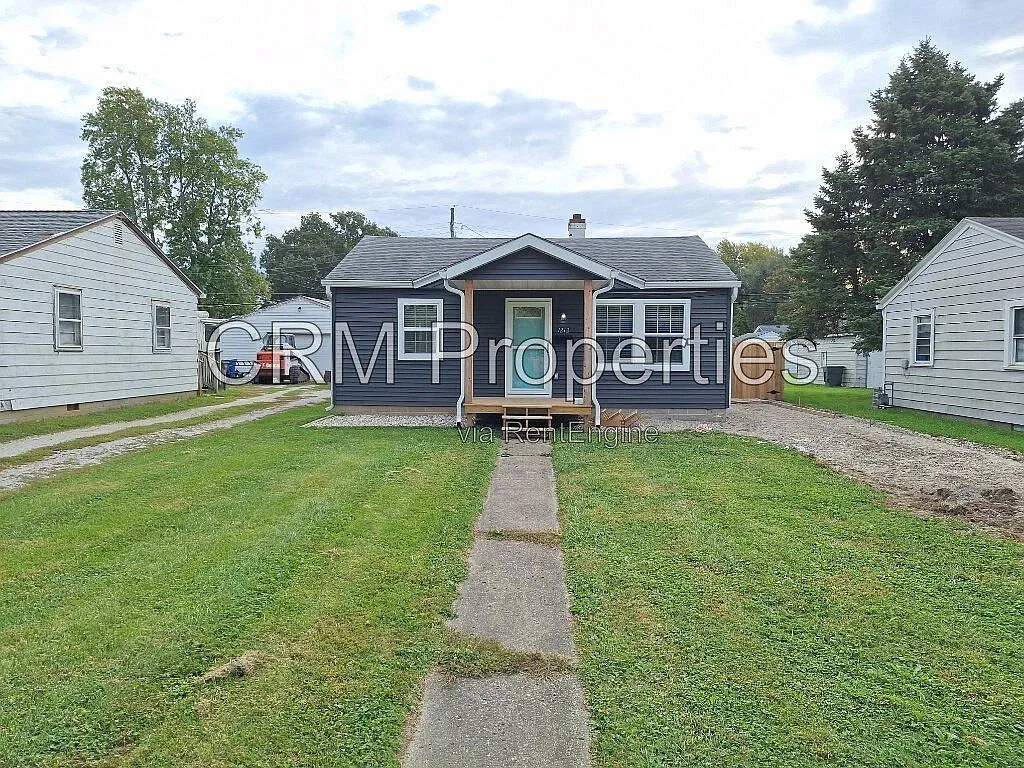2 bed, 1.0 bath, 672 sqft, $1,200 — Photo 2
