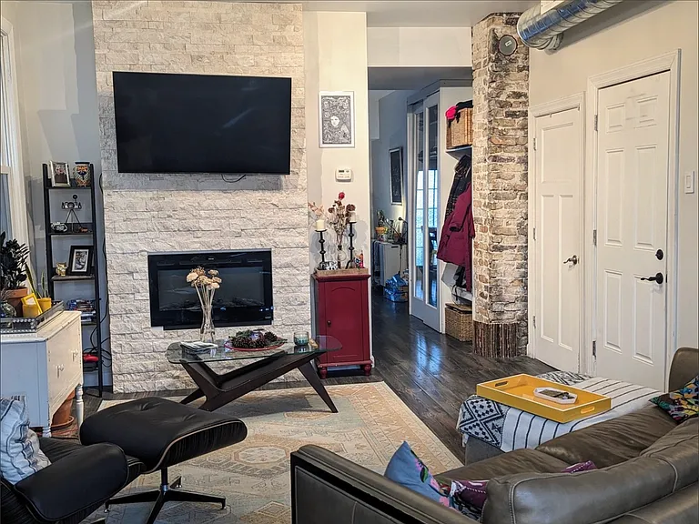 3503 W Dickens Ave — Photo 6