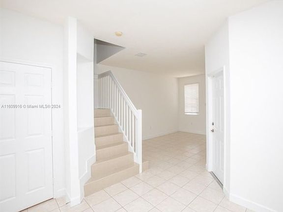 5th image of 10979 NW 79th St