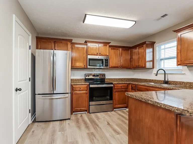 713 Wildwood Dr — Photo 9
