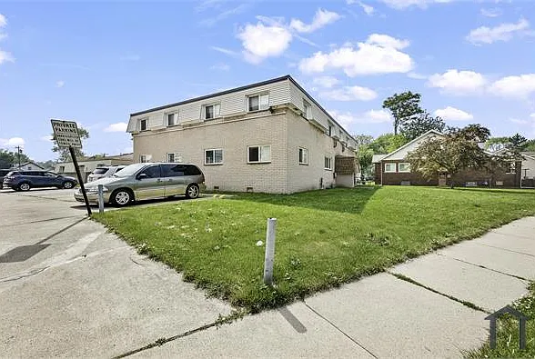 1304 Morris Ave #4 — Photo 2