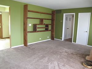 5th image of 637 Chelmsford Ln