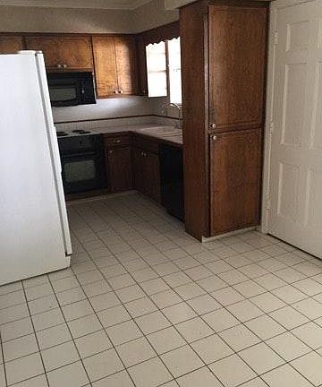 5th image of 3128 2nd Ave