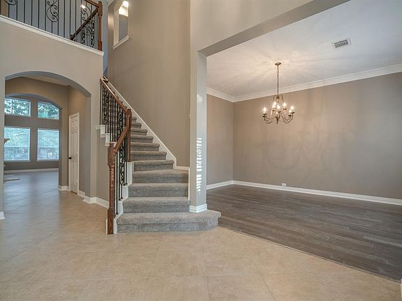 3rd image of 146 S Arrow Canyon Cir