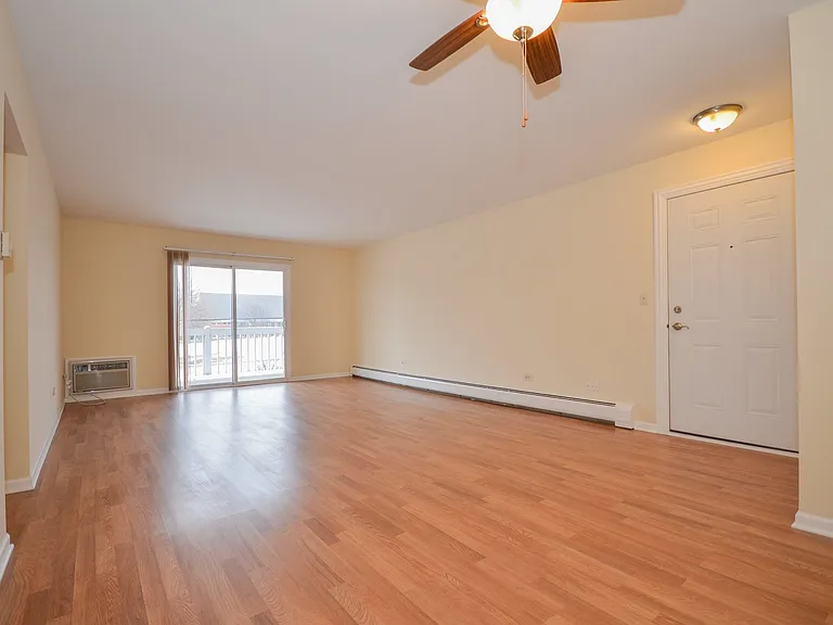 Maple Apts — Photo 33