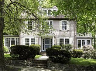 46 Roslyn Rd, Newton, MA 02468