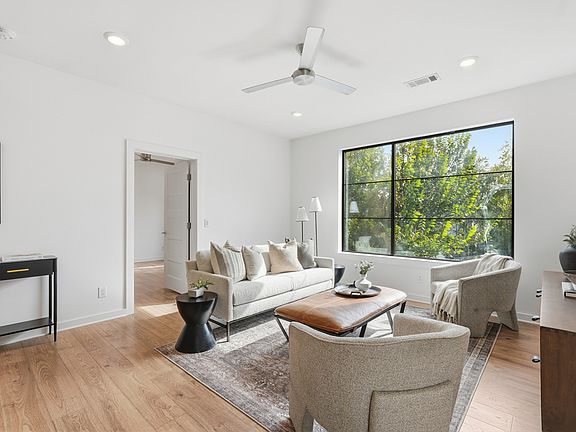 4th image of 1402 Pillow St #207
