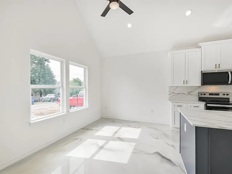 16922 W Forrestal — Photo 13