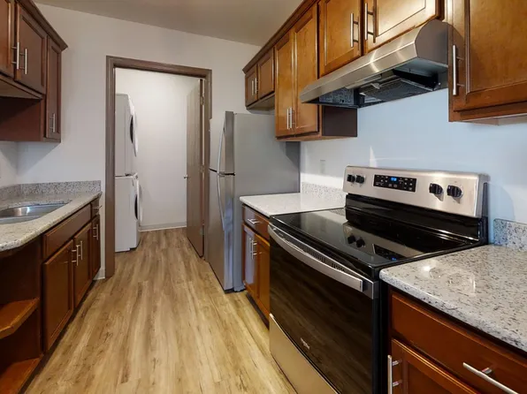 N86W14286 Fond Du Lac Ave APT 14286, Menomonee Falls, WI 53051