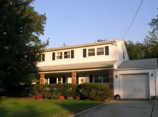 186 Geary Dr, Middletown, NJ 07748