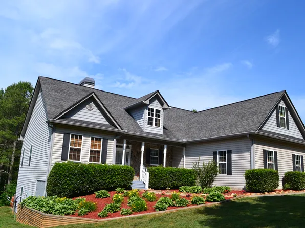 302 Brook Green Ct, Blairsville, GA 30512