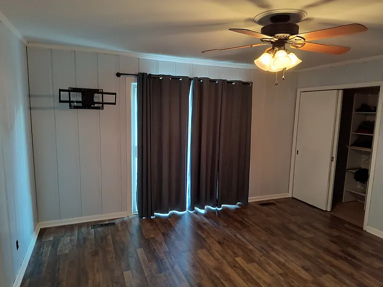 400 NW Williams Rd — Photo 16