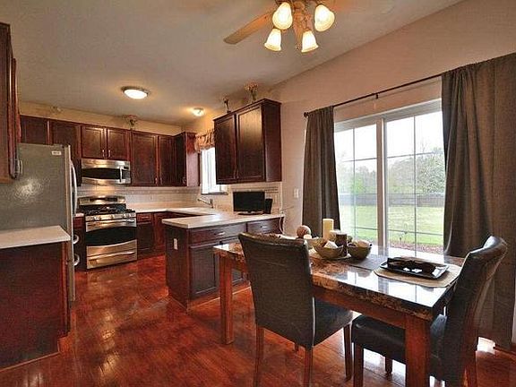 3rd image of 2019 Stonehaven Ct