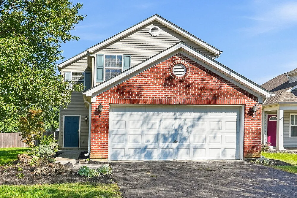 3 bed, 2.5 bath, 1598 sqft, $2,180 — Photo 1
